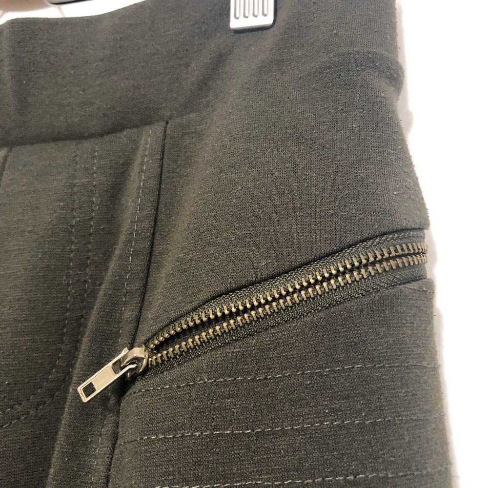 Dark green leggings with faux gold zipper, Size: small